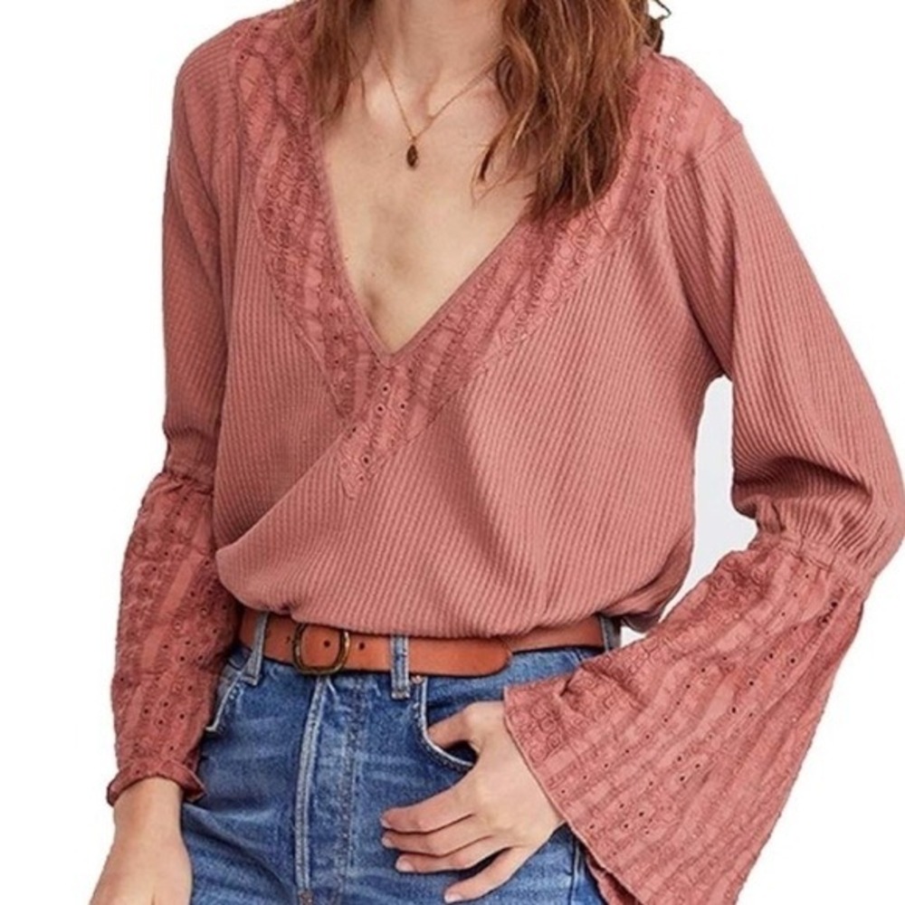 Free People Eyelet Lace Trim Thermal Bell Sleeve‎ Top Mauve Pink M